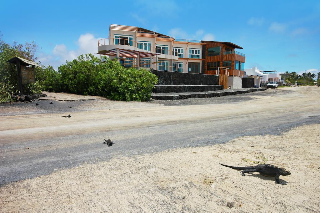 Iguana Crossing Boutique Hotel Puerto Villamil Luaran gambar